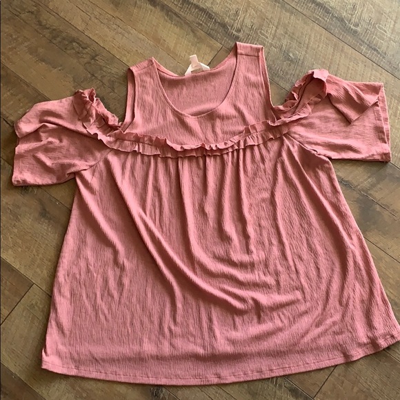 LC Lauren Conrad Tops - LC Lauren Conrad Cold Shoulder Tee Size XXL - EUC LC Lauren Conrad Tops - LC Lauren Conrad Cold Shoulder Tee Size XXL - EUC